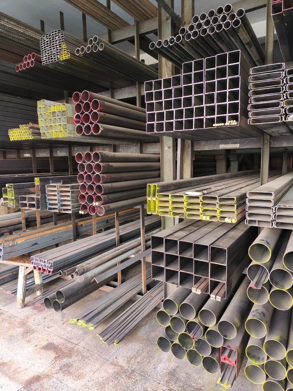 PT Momon Putera Steel - Gudang Baja